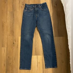 Levi’s 501 original size 27. Only worn once. In great condition.